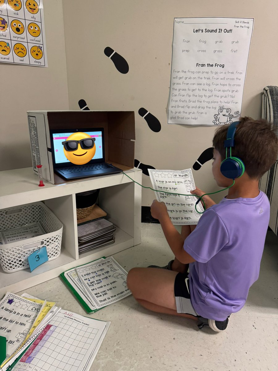 MsAlexis_Cook's tweet image. First day of introducing video record in library station and it was WONDERFUL! 
Students got to video themselves reading their shared reading of the week and listen afterwards. They got to be in charge of how their fluency is going and how they can improve. 
#BeTheDifference