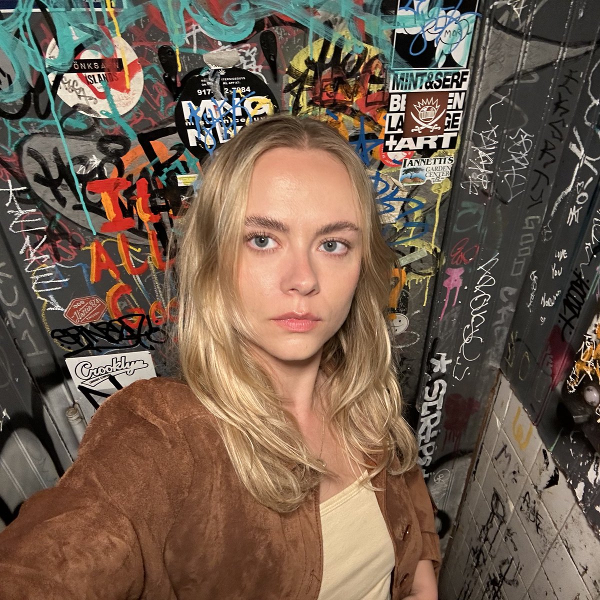 #NewProfilePic some of your best work can be done in the oddly good lighting of a dingy dive bar bathroom when you’re violently hungover