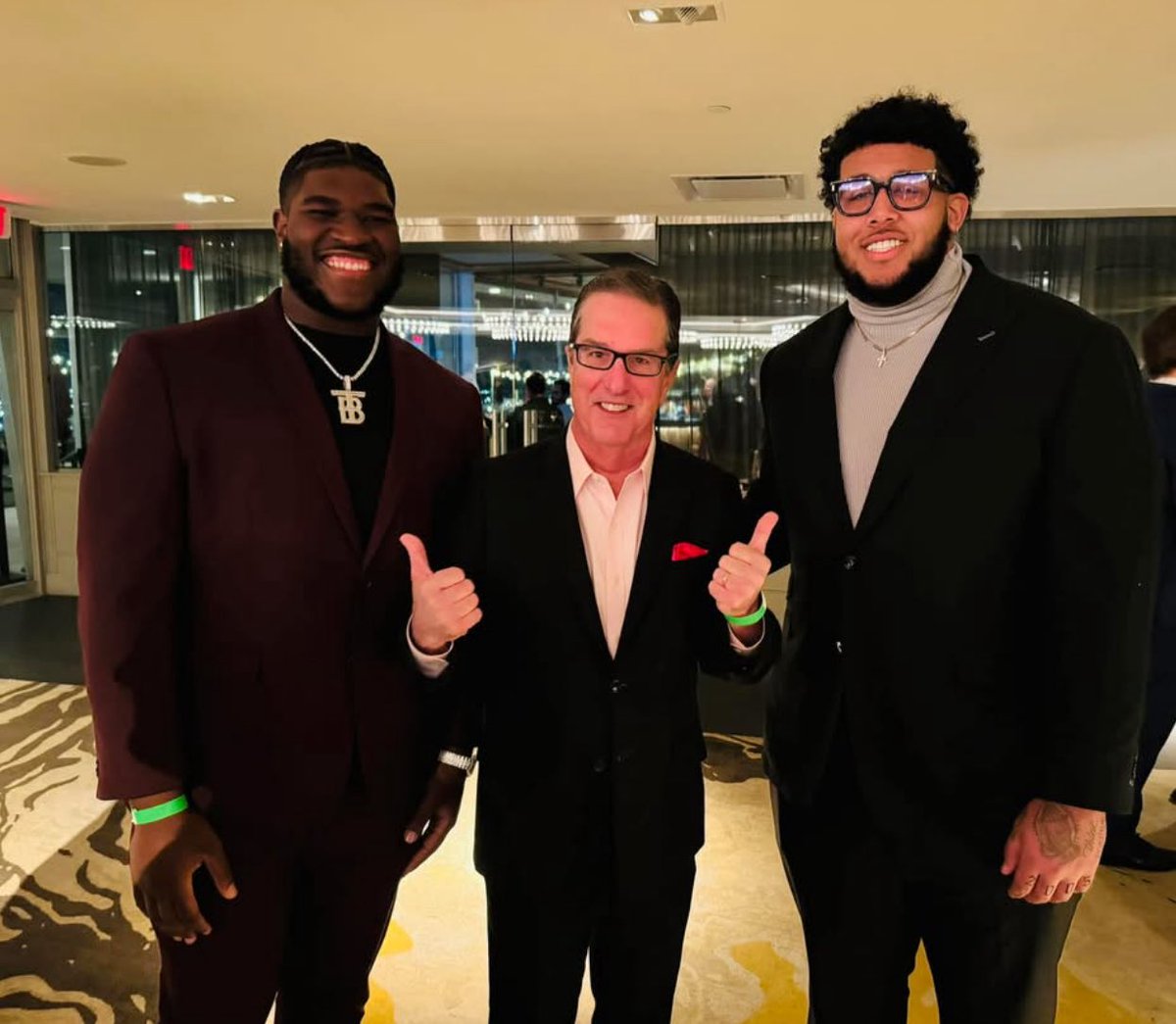 RickKarle's tweet photo. Can’t wait to see what @AlabamaFTBL wide receiver @KadynProctor1 (right) does against @VandyFootball this weekend! 😂😂😂
#BuiltbyBama
#BamavsVandy
#KadynProctor
#AmazinKadyn https://t.co/hZuzxFsrCl