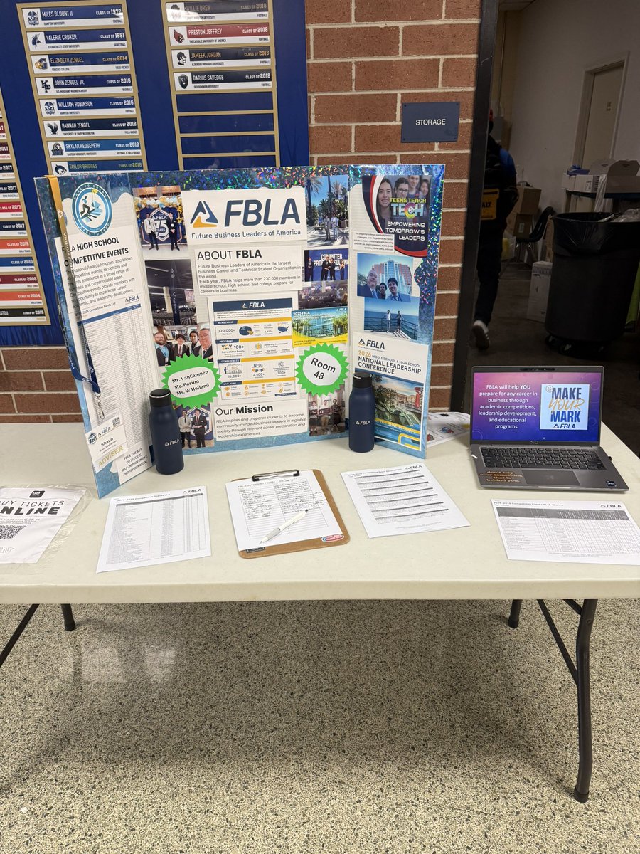 Awill1215's tweet photo. This happened today at Smithfield High School. Club Fair 2025. Get Involved!!! https://t.co/etEHrtViCc