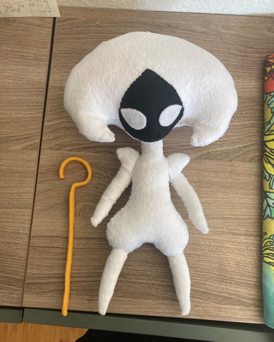 weekly_hall's tweet photo. i made a poseable lace plushie!! she even scales with hornet, i love how she turned out.. 
#SilkSong https://t.co/1303rpgdDd