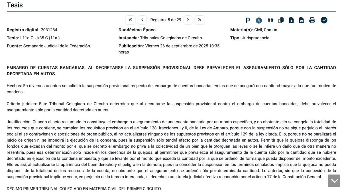RaquelCharq's tweet photo. Nuevo criterio judicial en el embargo de cuentas bancarias y suspensión provisional.

Un Tribunal Colegiado decidió que al concederse la suspensión provisional frente a un embargo de cuentas solo debe asegurarse la cantidad determinada en autos y no toda la cuenta.

Esto protege al deudor o a la empresa permitiéndole disponer del excedente mientras se garantiza que la condena se cumpla. Esto implica que, aunque se asegura la ejecución de la resolución, también se protege al deudor o a la empresa frente a impactos innecesarios, permitiéndole usar los recursos que excedan el monto del embargo.

El fundamento jurídico se encuentra en los artículos 128 y 129 de la Ley de Amparo y asegura que se cumpla la apariencia del buen derecho y el peligro en la demora sin afectar derechos de terceros ni el interés social.

Tesis: https://t.co/JsrKb5Av8P