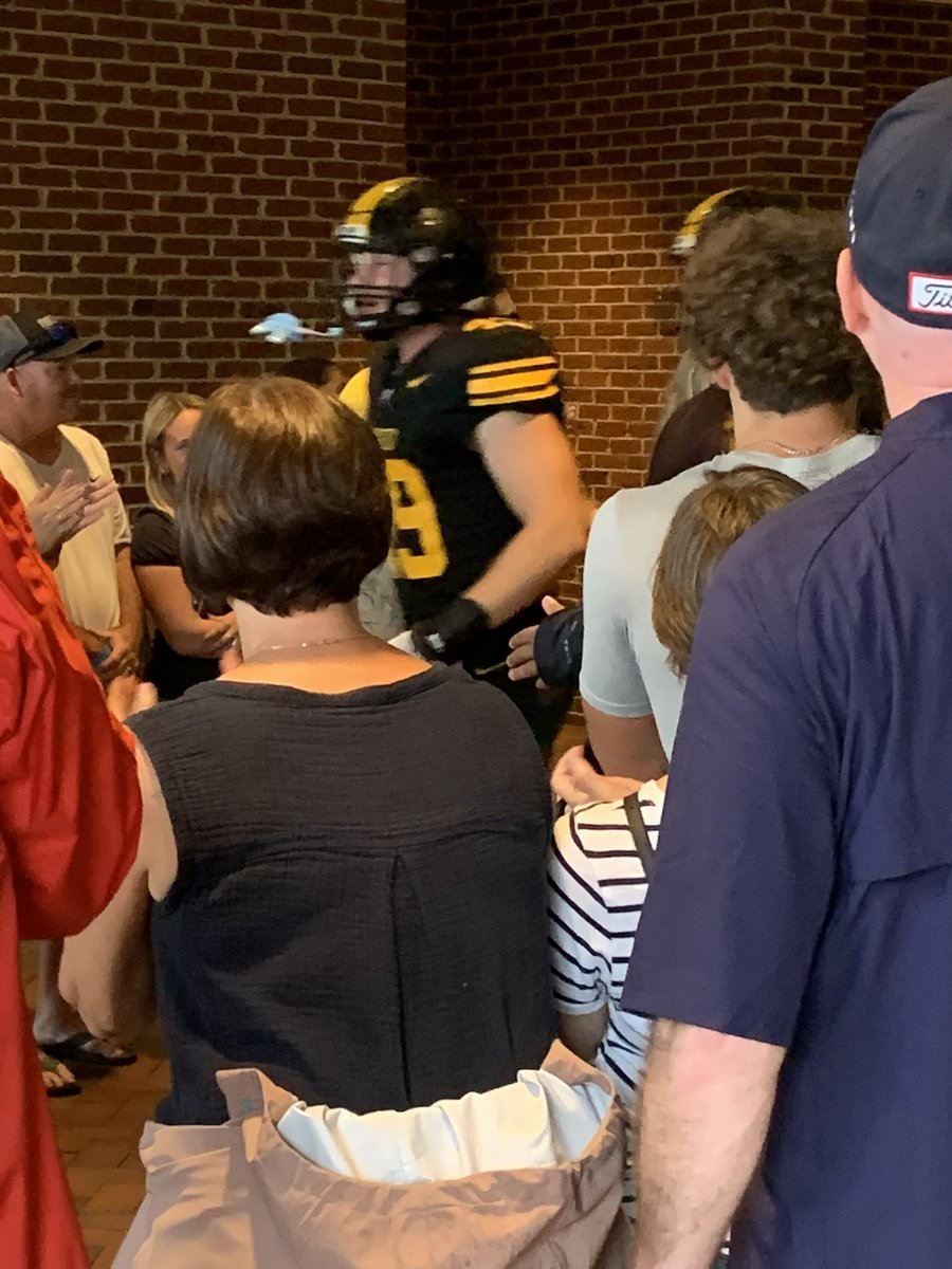 Jonathan B tweet media