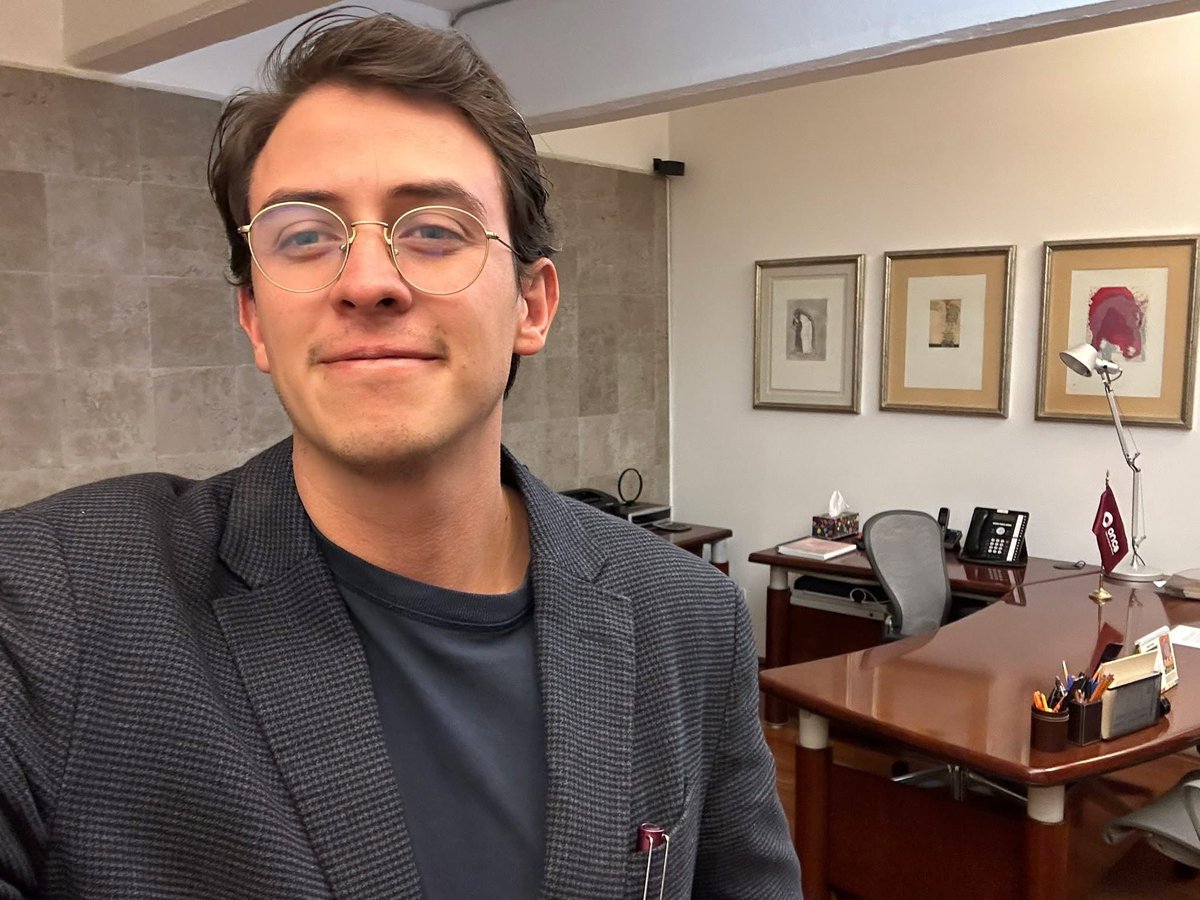 HoracioMorales's tweet photo. 📺 Se va Bernardo Barranco de TV Mexiquense y llega Carlos Brito, ex titular de Canal 11.

La televisora arrastra años de pérdida de audiencia y credibilidad.

¿Será este relevo el inicio de una modernización real o solo cambio de nombres?

#MexiquenseTV #Edomex https://t.co/xAJUlsDuY1