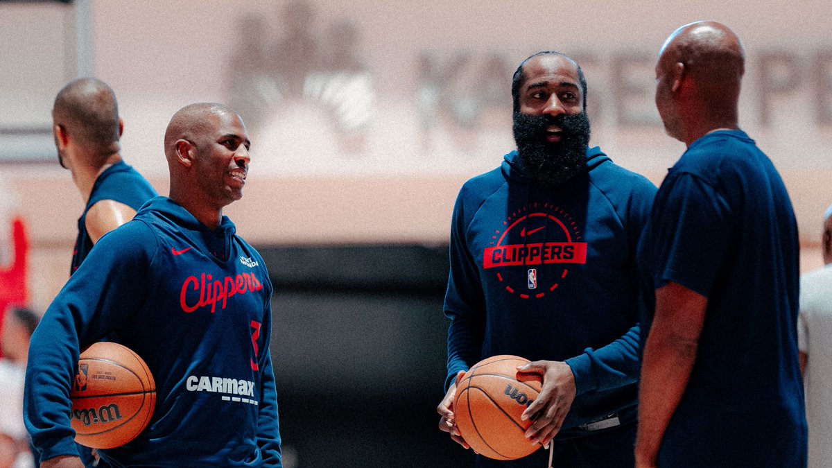 LAClippers's tweet photo. we are sooooo back https://t.co/mv9Ae0klk9