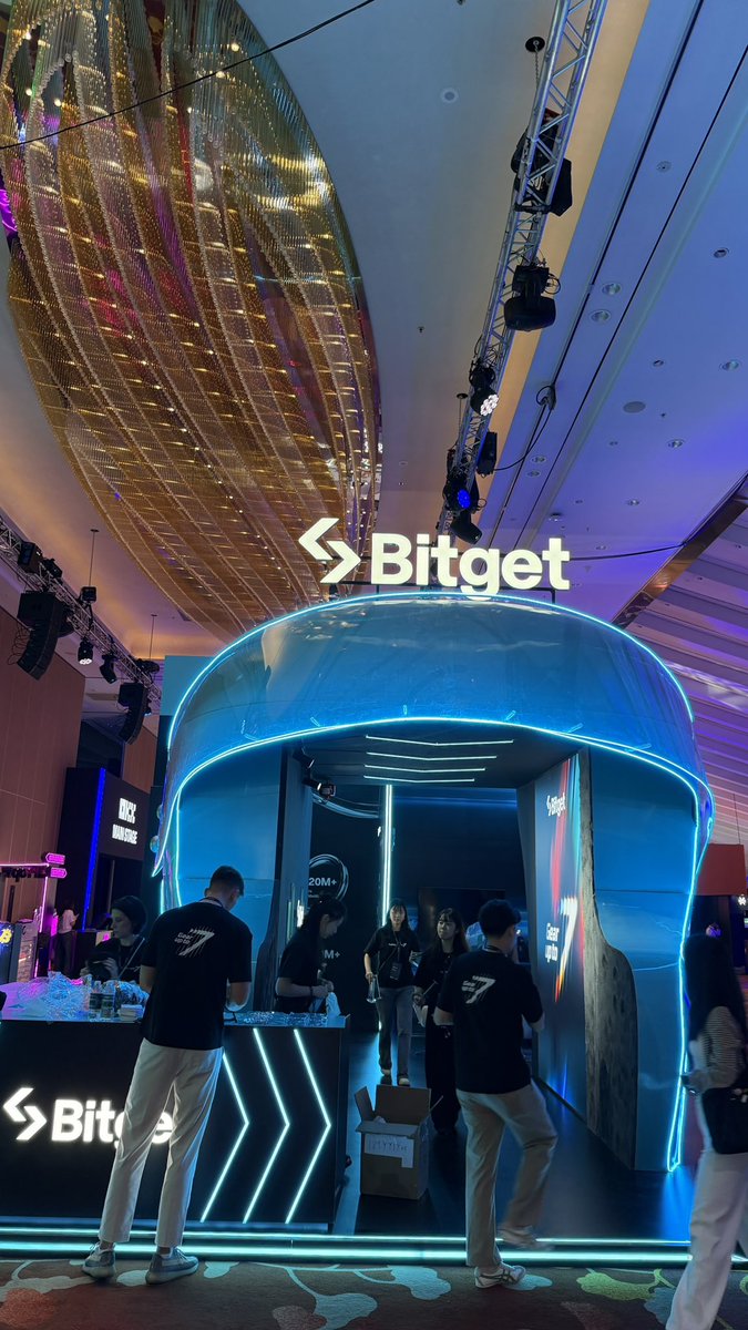 Zeki_Kripto's tweet photo. Celebrating #BitgetTurns7 here at #Token2049 🎉

Happy 7th birthday @bitgetglobal! 🎂

#GearUpTo7 #EventWithBitget https://t.co/wvrIMalk4e