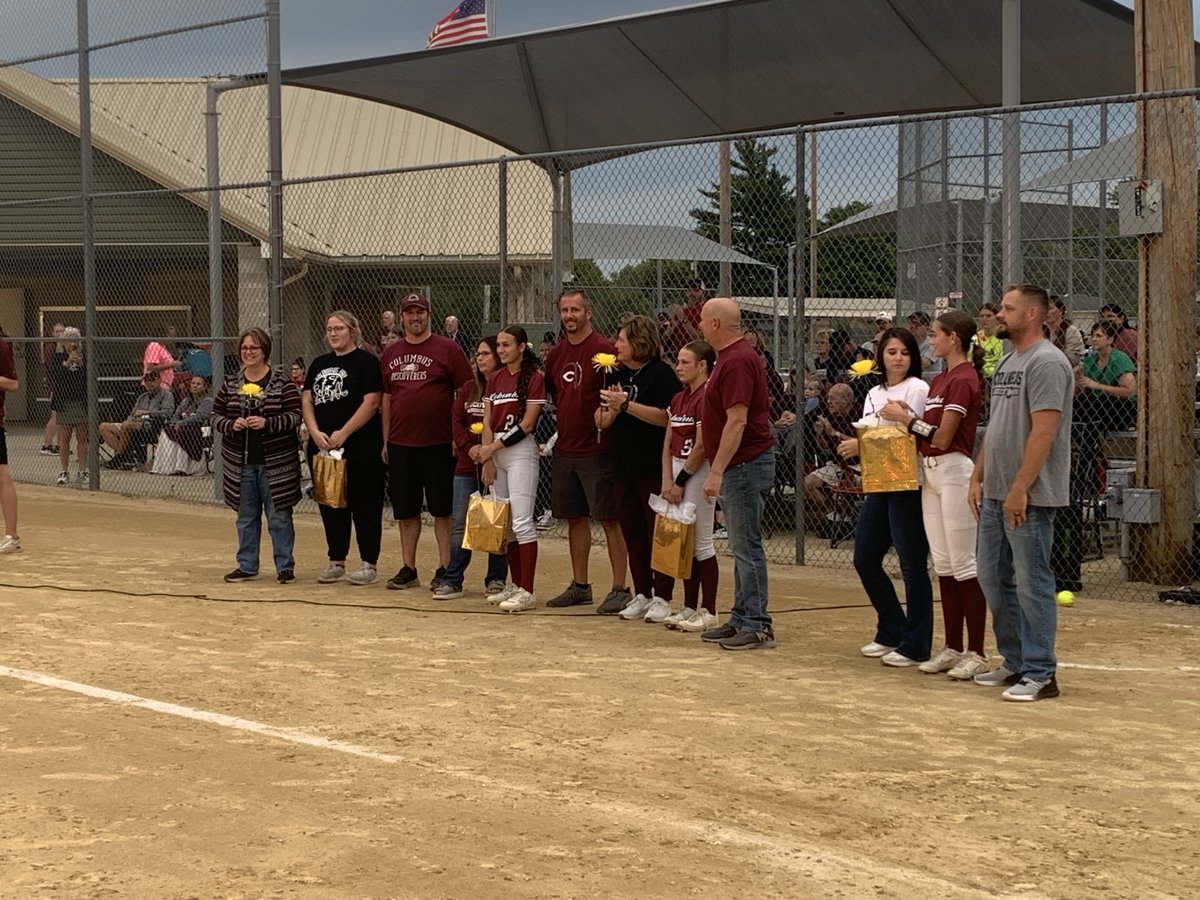 3434TheAnchor's tweet photo. Celebrating the @DiscovererWay @newman_coach SB Team. #AlwaysMaroon&White #GoDiscoverers #Seniors https://t.co/KPa8DOLez5