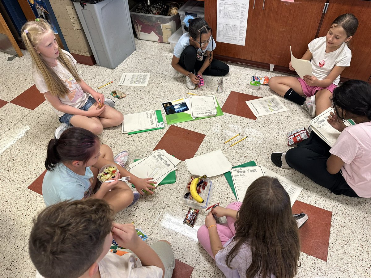 SusanAncnoto's tweet photo. NYS research groups @CraigHillGCSD @GreeceCentral @JulieParsons203 https://t.co/L6yJYWz4t3