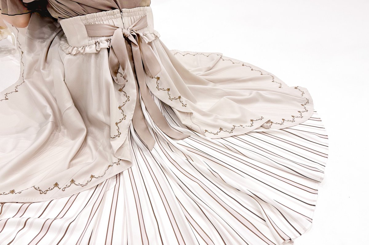 後ろ姿がかわいすぎるスカート
mayla.jp/SHOP/bta0016.h…