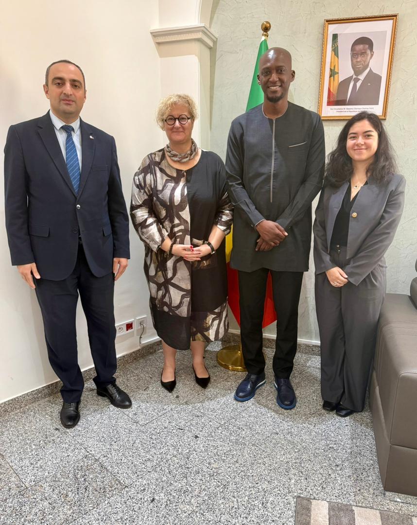 L'Ambassadrice SEMme <a href="/NurSagman/">Nur Sagman</a> s’est entretenue avec <a href="/BakarySBathily/">Bakary Séga BATHILY</a>, le Directeur Général de l’<a href="/APIXSAofficiel/">APIX SA</a> dans le cadre d’une visite de courtoisie.