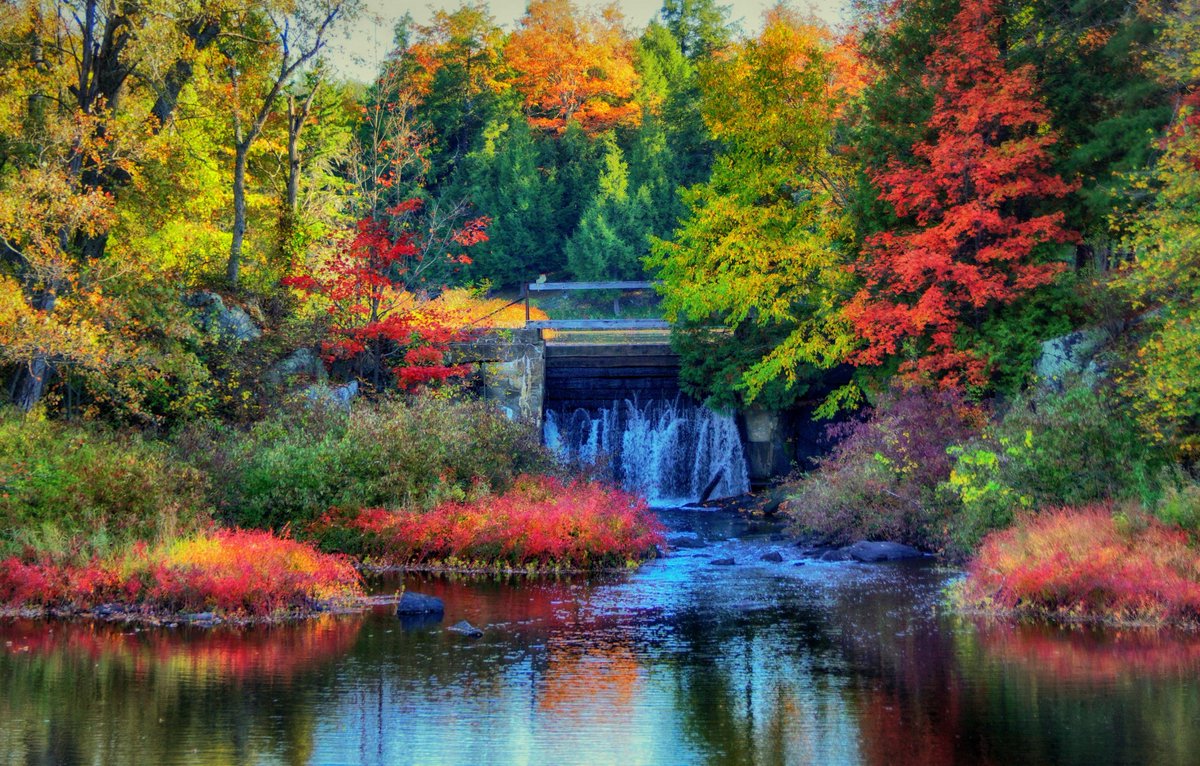 Fall in Tweed Ontario. ( Queensborough )  Sept 30 <a href="/weathernetwork/">The Weather Network</a>