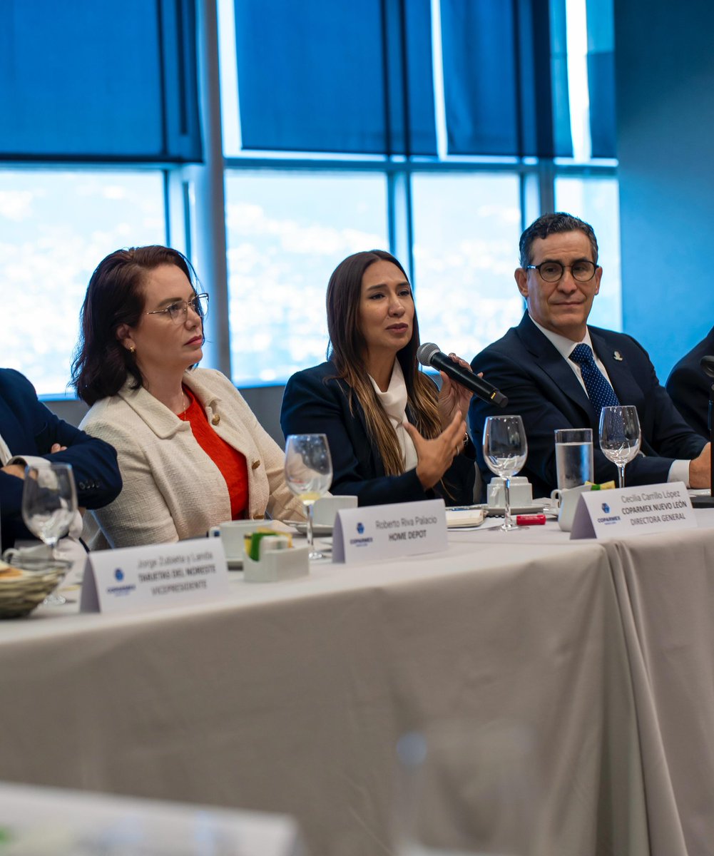 En nuestra Reunión de Consejo abordamos temas clave para el desarrollo empresarial y de Nuevo León, en un espacio de diálogo y construcción de soluciones.

Contamos con la participación de Betsabé Rocha Nieto, Secretaria de Economía del Estado, quien compartió información valiosa