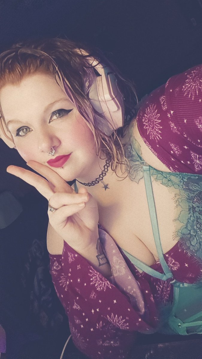 XxAuroraOrionxX's tweet photo. We just vibing over here! ๐ค๐๐ค
Watch XxAuroraOrionxX with me on Twitch! https://t.co/fsAF7YNoHf
#drunkgaming
#gaming
#twitch
#streamer
#gamergirl
#GameNight
#vibing https://t.co/AydnVJ0nzQ