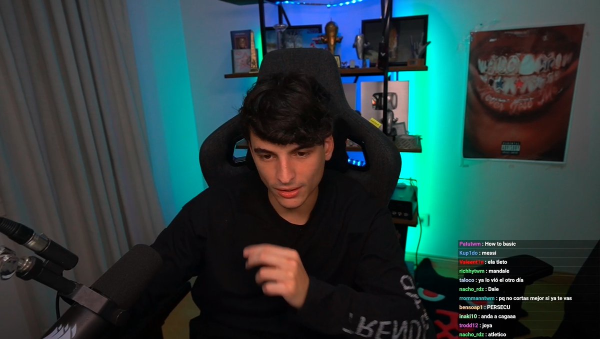 PrecioDeGoncho's tweet photo. Buenas, hoy no se que esta vistiendo goncho. un buzo? una remera? un pijama? ni idea, lo unico que se es que esta desgastadisimo.
el precio también es desconocido, la pagina te pide una contraseña o algo asi, soy demasiado negro para saber.
como es industria nacional hoy gana
7-4 https://t.co/gO8Ev9FDsi