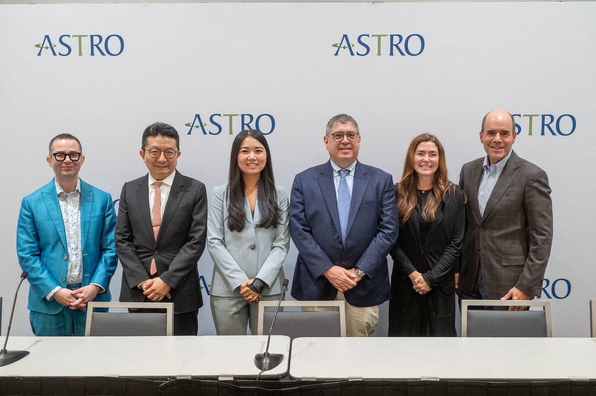 ShannonJiangMD's tweet photo. This was such an awesome opportunity and I am so thankful to have been invited to present our work on STAR for refractory ventricular tachycardia at the ASTRO press briefing today! @WashUMedRadOnc @WashUCardiology @SitemanCenter @SBRT_CR @DoctorPhillEP #ASTRO25 https://t.co/NQcNBCjOtv