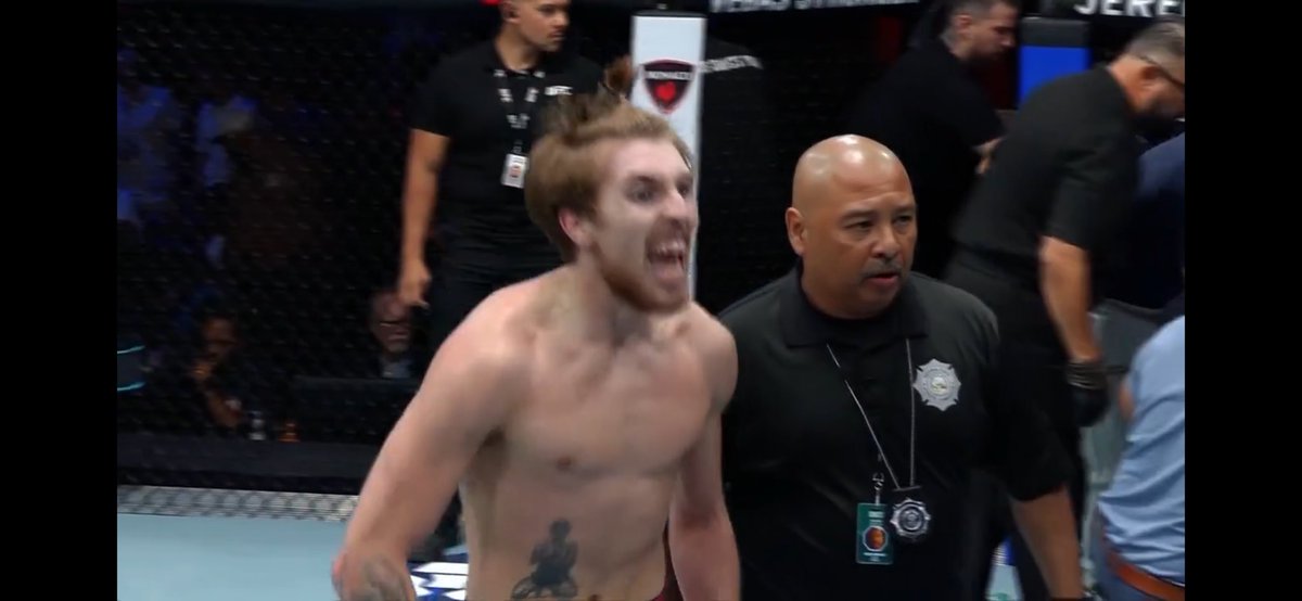 WalnutMMA's tweet image. WOOOOO 🏴󠁧󠁢󠁥󠁮󠁧󠁿 #DWCSweek7 DANA SIGN THIS MAN 🔥