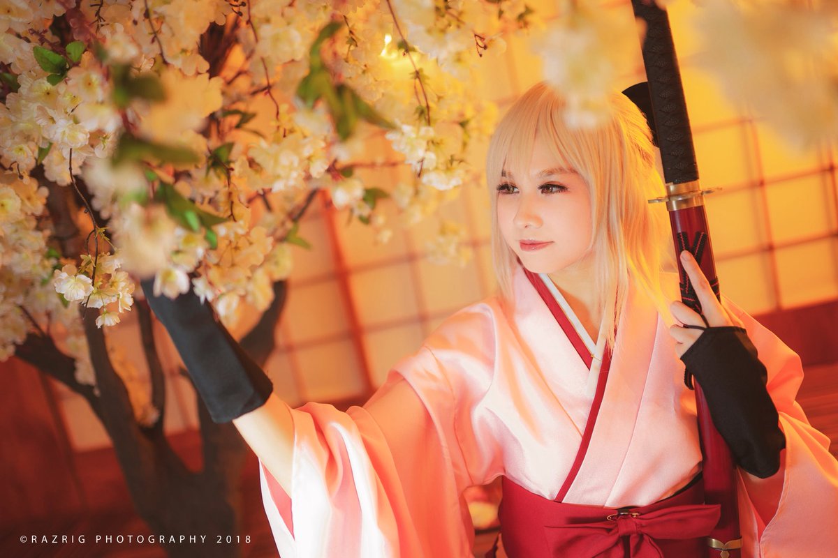 KowalMiel's tweet photo. ［コスプレ / Cosplay］
Fate / Grand Order
新選組  沖田総司

📷 @RazrigPhotos 
.
#FGO #FGO10周年 #新選組 #沖田総司 #浅葱の羽織袴 #誠の旗 https://t.co/cXjeUo6WL4
