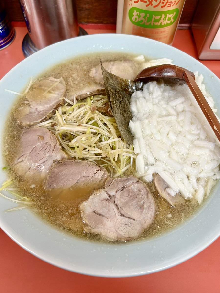 お疲れ様です。
10月1日水曜日
今日はお休みをいただいたので
朝からゆっくりラーメンを食べました🍜
雨が降ってて鬱陶しいけど
リフレッシュしたいと思います♪
