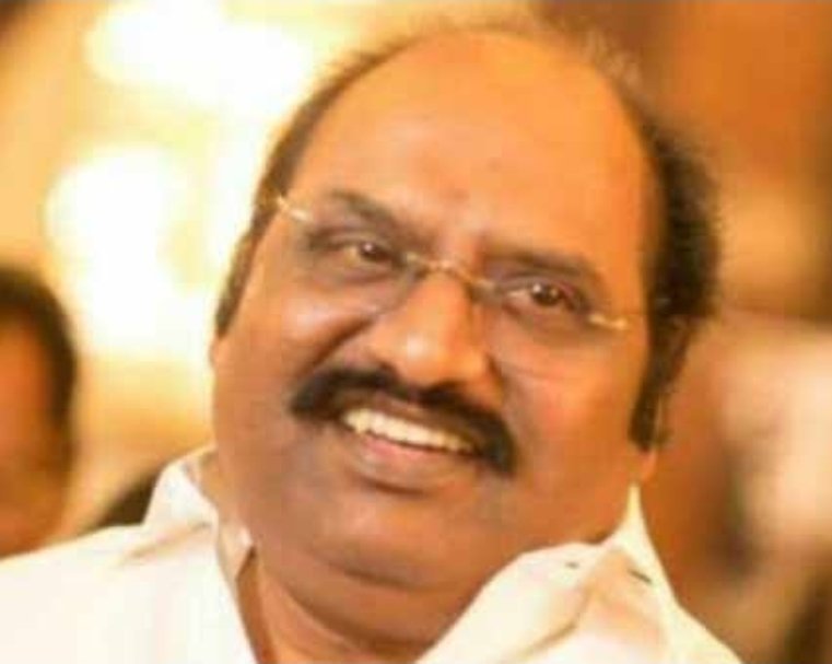 mylaivelu71's tweet photo. தலைவன்…..தொண்டன்

கழக தொண்டனுக்கு மரியாதை செய்து கழக தொண்டர்கள் மனதில் உயர்ந்து நின்ற அன்பு தலைவருக்கு எங்கள் தென்மேற்கு  மாவட்ட கழகத்தின் சார்பில் நெஞ்சார்ந்த நன்றிகள்.🙏

தொண்டனுக்கு இயக்கத்திற்கும் உள்ள உறவு பாலத்தை நிரூபிக்கும் வகையில்
மறைந்த பின்னும்,
அழியாப் புகழ் எழுந்தருள,
அவரது உண்மையான உழைப்பிற்கும், உங்கள் மேல் வைத்த அன்பிற்கு, J.அன்பழகன் பெயரை யாவரும் அறிய,
பல ஆயிரம் வாகனம் செல்லும் பாலத்தில் பொறித்த தலைவரே.

அது கல் அல்ல, நன்றி கனி;
அது எழுத்தல்ல, உயிரின் ஒளி.
தொண்டனின் உழைப்பை மறவாமல் காட்டும்
தலைவரின் கருணை நெஞ்சின் சான்று.

நன்றி மறவாத தலைவா,
உங்களை,
இயக்க வரலாறு கொண்டாடும்;

மறைந்த தொண்டனை கூட வாழ்விக்கும் வல்லமை கொண்ட
தலைவா….
வாழ்க உன் புகழ் ❤️

இயக்கத்தின் நன்றி மறவா  தொண்டனாக பெருமையுடன்🙏.

@mkstalin @Udhaystalin
@arivalayam
@DMK_Chennai @dmk_studentwing @dmk_youthwing @DMKITwing