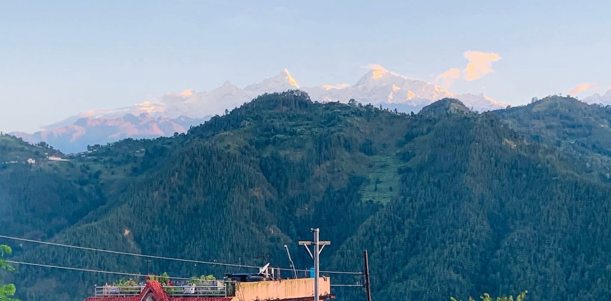Nepali_Daughter's tweet photo. #FishTail!!😜😜
घरकै छत बाट यतिको हिमाल देख्न पाएसी भएन त!!😂😂
#Dashai_Vibes❣️❣️
#Happy_Dahai_All🙏🙏 https://t.co/FRmQlghmmB