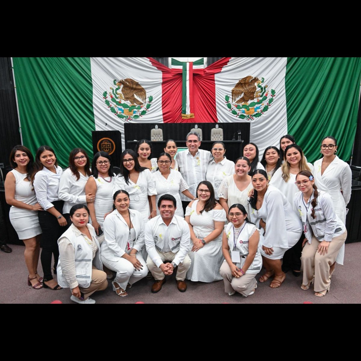 DanielaOch1's tweet photo. Por segundo año tuve la oportunidad de trabajar y asistir en la Comparecencia de la Comisión de Salud y Asistencia Social de la XVIII Legislatura de mi jefe @FlavioCarlosRo, muchas felicidades por grandes resultados en materia de salud, un honor ser parte de su equipo #sesa 👏🙌 https://t.co/OqHXrQJIMi