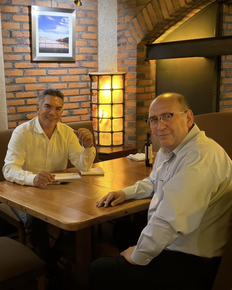 Mike_Oviedo's tweet image. Así es como también lucen los criminales.