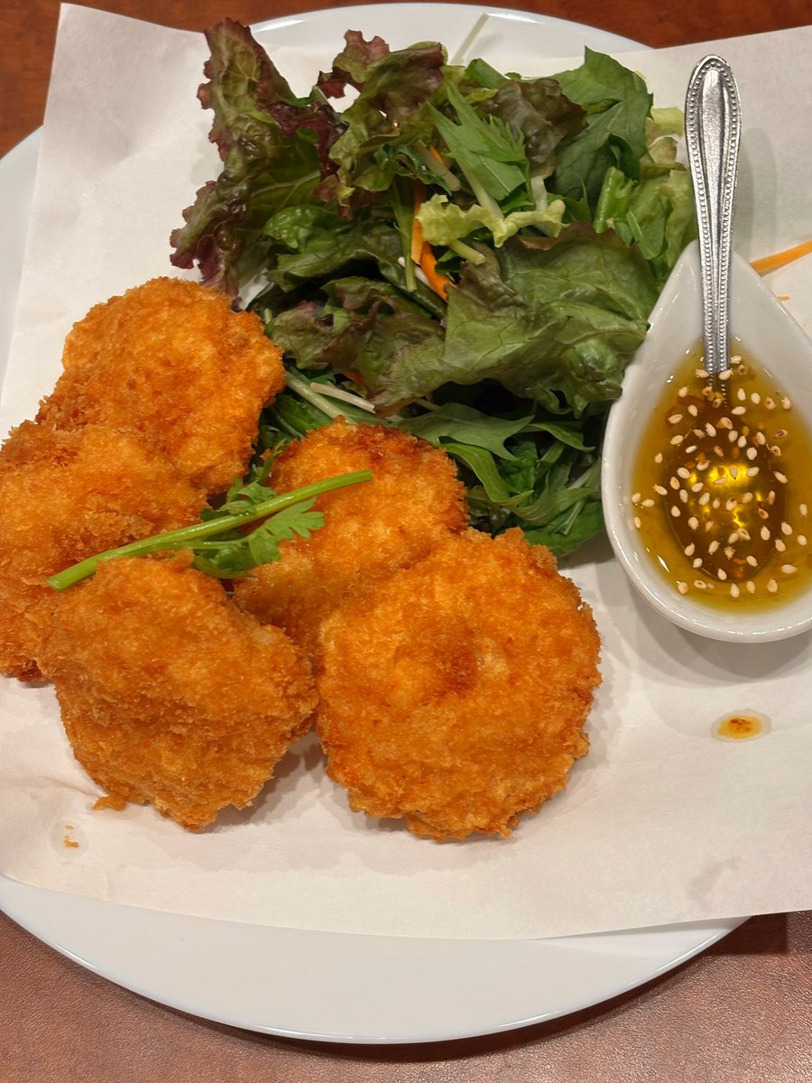 ria0625's tweet photo. タイ料理🇹🇭
どれもめちゃくちゃおいしい!!
トムヤムクン、初めて食べたんだけど…
やはり辛かった🙂🔥笑
#YimSiam
#ジムサイアム
#御徒町 https://t.co/nkZwdC7Rr0