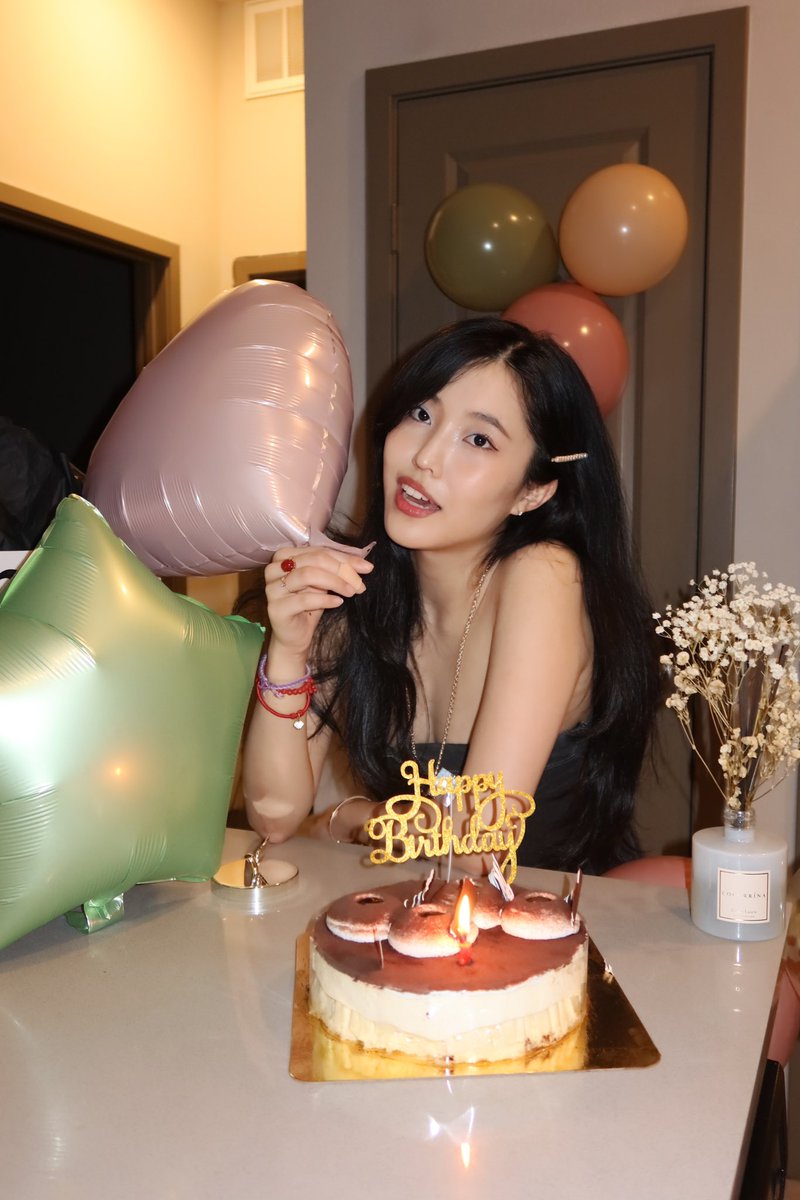 Happy birthday to me !! Pics by <a href="/hunnyxdew1/">Rain</a> #leagueoflegends #leaguepartnerprogram #sweet44