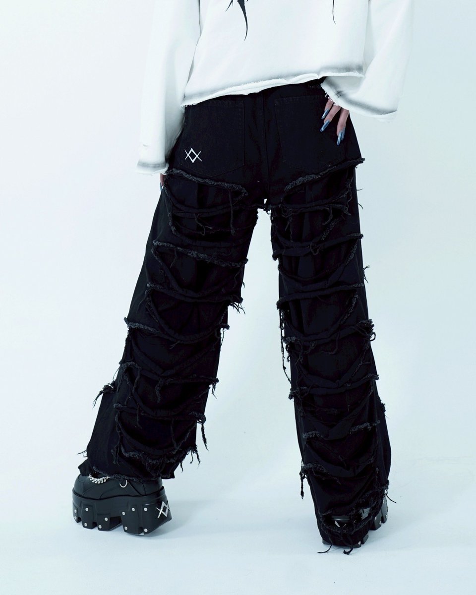 【REFLEM 】
本日10月1日(水)発売
NEW ARRIVAL 

レイヤードクラッシュデニムパンツ
