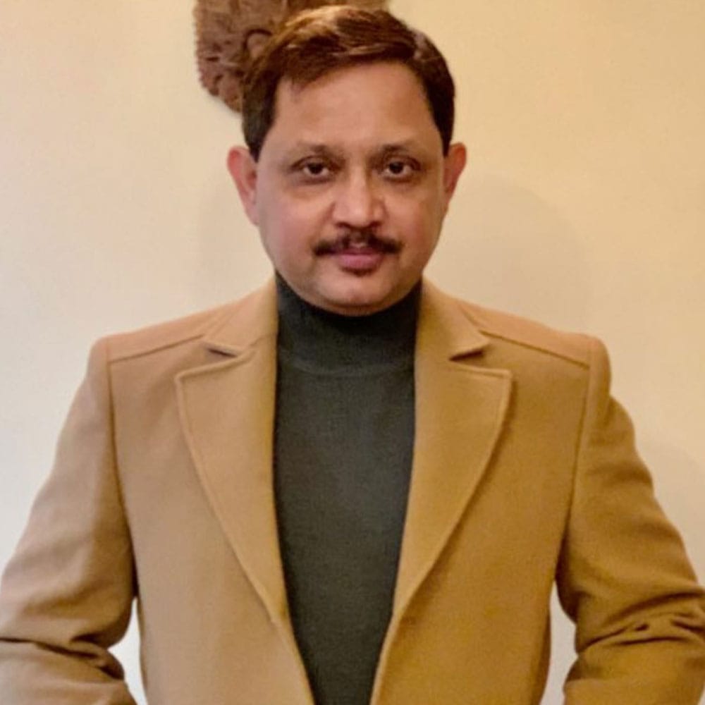 Shyamkanu Mahanta dragged to Delhi from Singapore by a 2 members team of SIT,  Assam that constituted to probe the mysterious death of Assam legend Zubeen Garg. Incidently public 13 days Shradwa is being organised Today at Jorhat by govt of Assam for public to make tribute.
