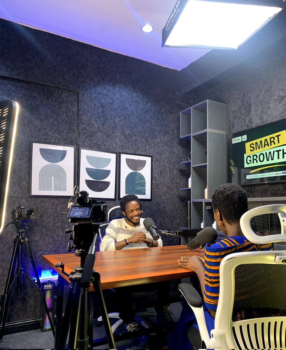 SammyJonesSmj's tweet photo. My Interview on D Smart Growth Podcast  with D Queen Herself (Tracy Dominic) D Extraordinary TV Host on African Business Radio 📺 Dis Episode is a Blast 💥 watch out for D episode for its interesting 😊 I had fun☺ Smart Growth where everything u bring to the Table Grows 💥 https://t.co/uKG3k9GPd9