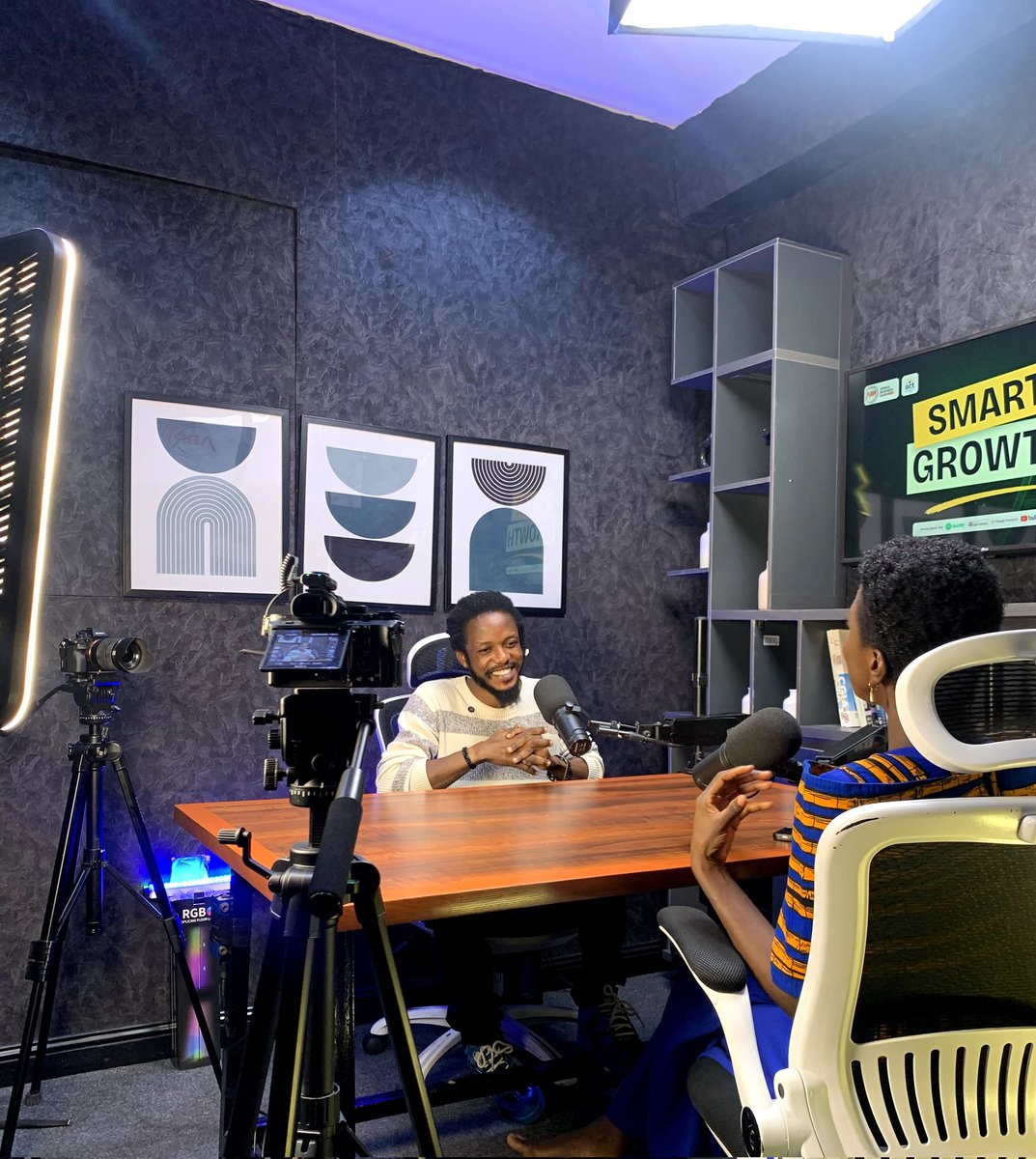 SammyJonesSmj's tweet photo. My Interview on D Smart Growth Podcast  with D Queen Herself (Tracy Dominic) D Extraordinary TV Host on African Business Radio 📺 Dis Episode is a Blast 💥 watch out for D episode for its interesting 😊 I had fun☺ Smart Growth where everything u bring to the Table Grows 💥 https://t.co/uKG3k9GPd9