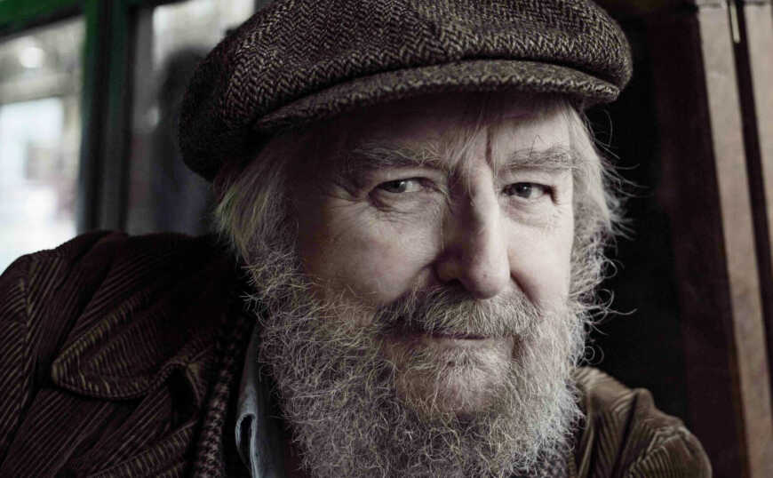 BRUCE LIT EVENT  ! 
L'interview de #MichaelMoorcock donnée à Alex <a href="/Nikolavitch/">Alex Nikolavitch</a>  pour Geek magazine#50 en libre accès et dans sa version intégrale, à la une de Bruce Lit ! 
👉 brucetringale.com/interview-mich…