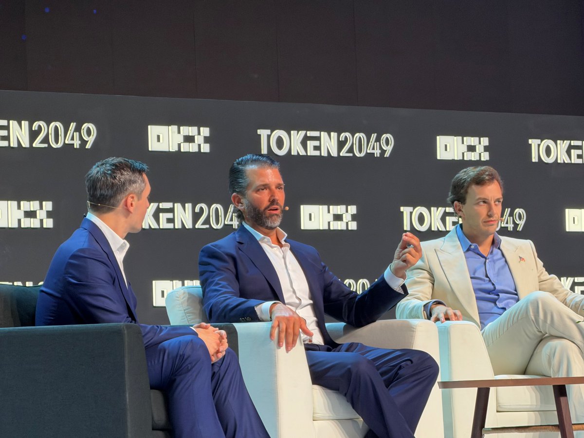 Canariaxyz's tweet photo. Listening to @DonaldJTrumpJr and @ZachWitkoff talk about the rationale and history behind the @worldlibertyfi and USD1 tokens. 

#TOKEN2049Singapore https://t.co/PUN7GrZET9