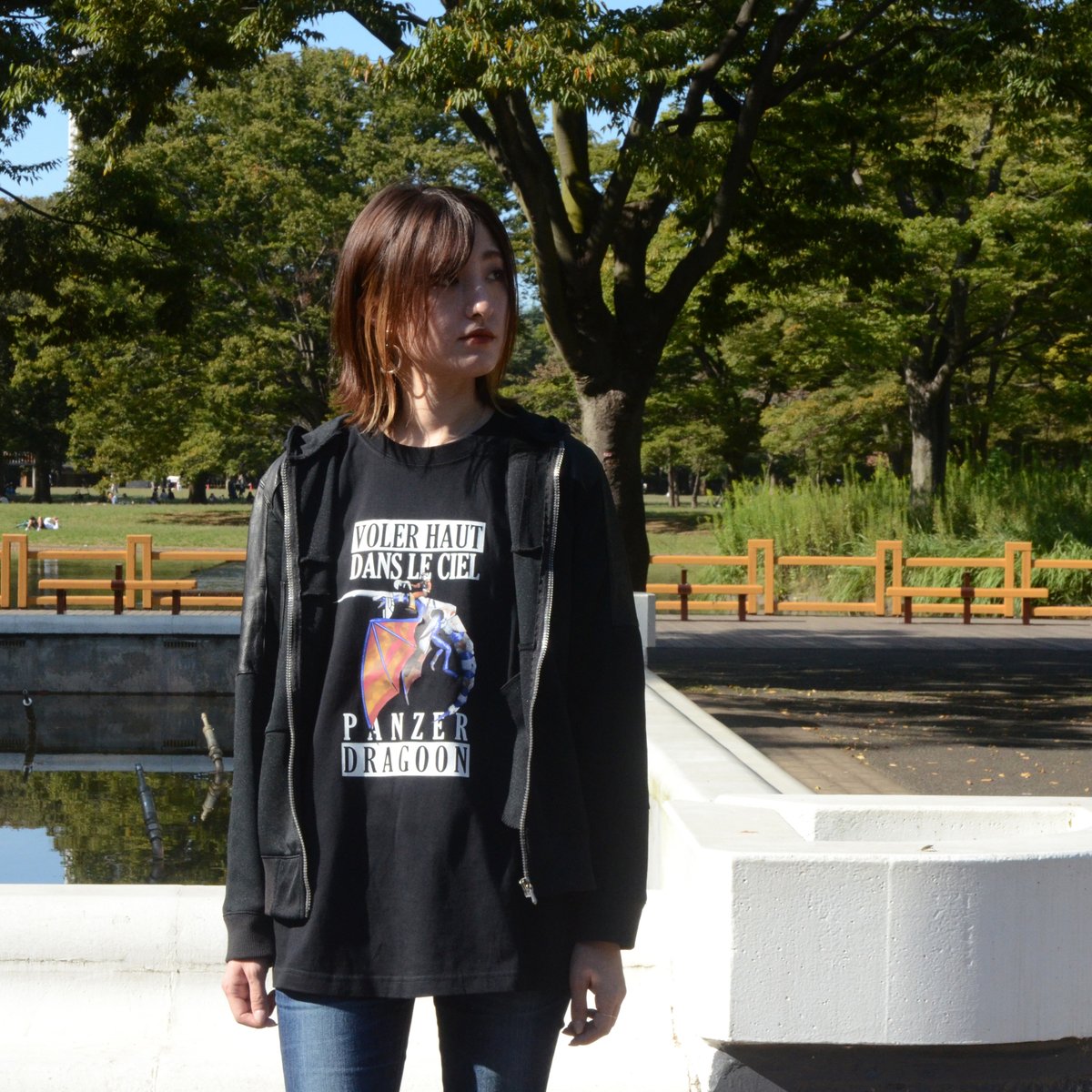 messa_store's tweet image. 『パンツァードラグーン ツヴァイ：リメイク』が開発中と聞けて嬉しい限りです！

ツヴァイのグッズは販売してないのですが、世界で唯一の公式に許諾を頂いた 『AZEL（アゼル） -パンツァードラグーンRPG‐』のTシャツ発売してますので、宜しければどうぞ。。。

#パンツァードラグーン
#panzerdragoon