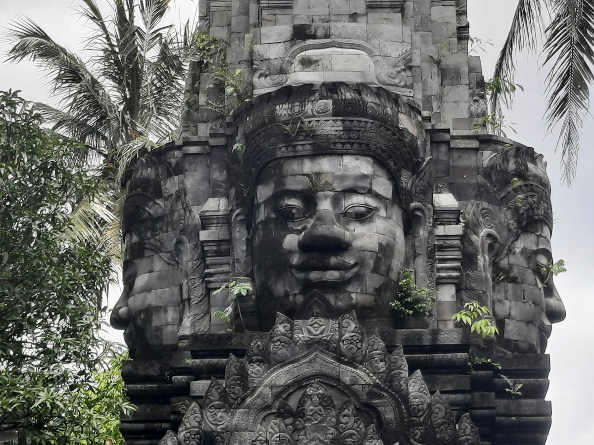 travellersadda1's tweet photo. ✨ Backpacking Yogyakarta – एक अविस्मरणीय यात्रा ✨🎒
इंडोनेशिया का दिल कहलाने वाला योग्यकार्ता (Yogyakarta) संस्कृति, इतिहास, रोमांच और प्राकृतिक
#travellersaddalive #travel
#TravellersAdda #Yogyakarta #BackpackingIndonesia #Prambanan #Borobudur #JavaIslands #MountMerapi https://t.co/UQSOfgbPHT