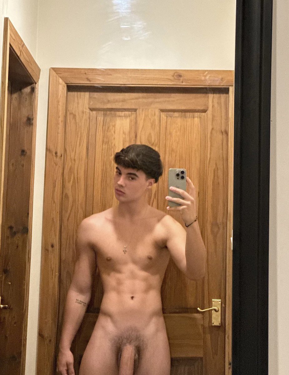 leedsladcd's tweet photo. Rt to fuck me😈 https://t.co/EzjDIlxqzI