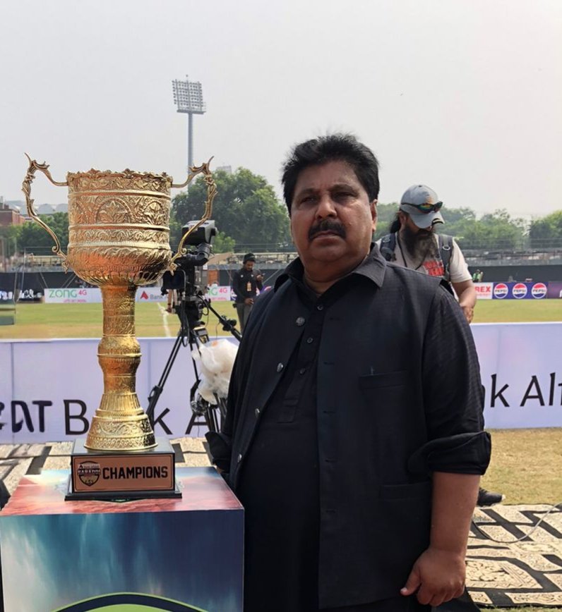 ShakeelktkKhan's tweet photo. Someone special is in Lahore to collect Asia Cup trophy

#AsiaCup #INDvPAK #PAKvIND #AsiaCupFinal https://t.co/Jub91JVLVI