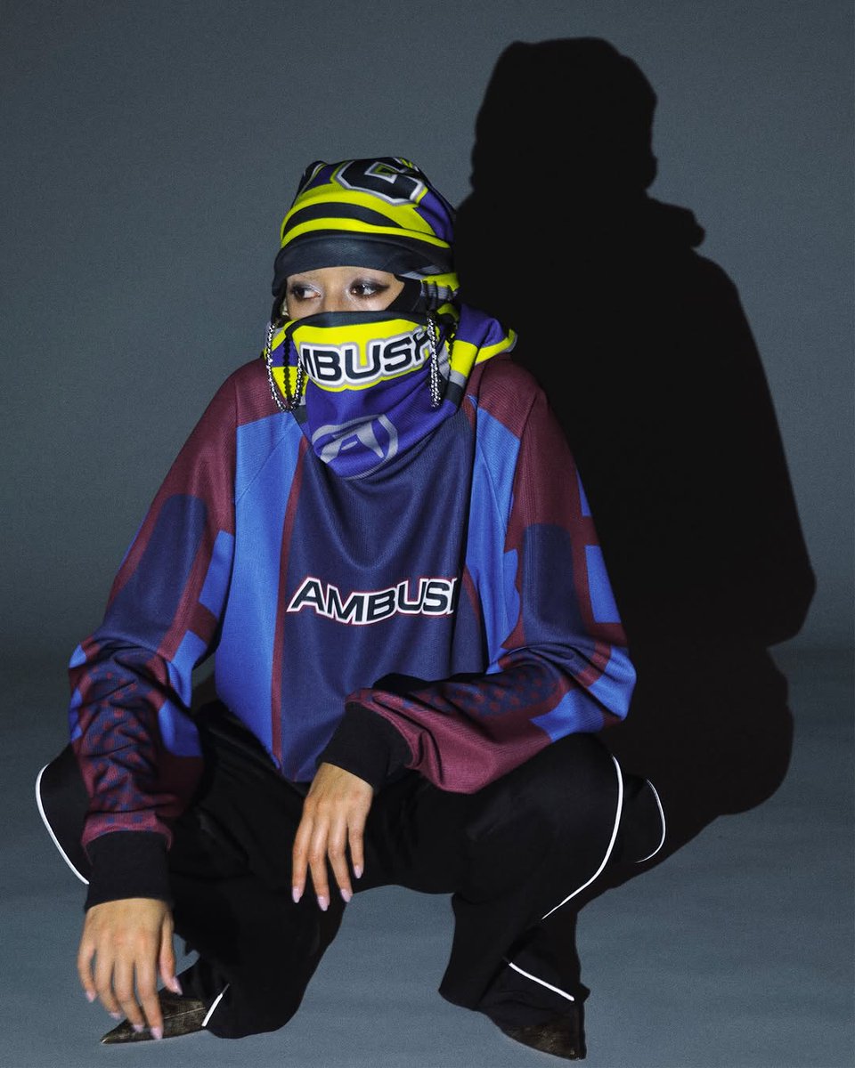 ambushdesign's tweet image. Light enough for now, ready for the season ahead.
The Allover Print L/S T-Shirt and Ball Couture Hoops return in two colourways each—perfect items to start incorporating into your fall wardrobe. Now available on our #WEBSHOP and #WORKSHOP locations.

次の季節に向けて。
ALLOVER…