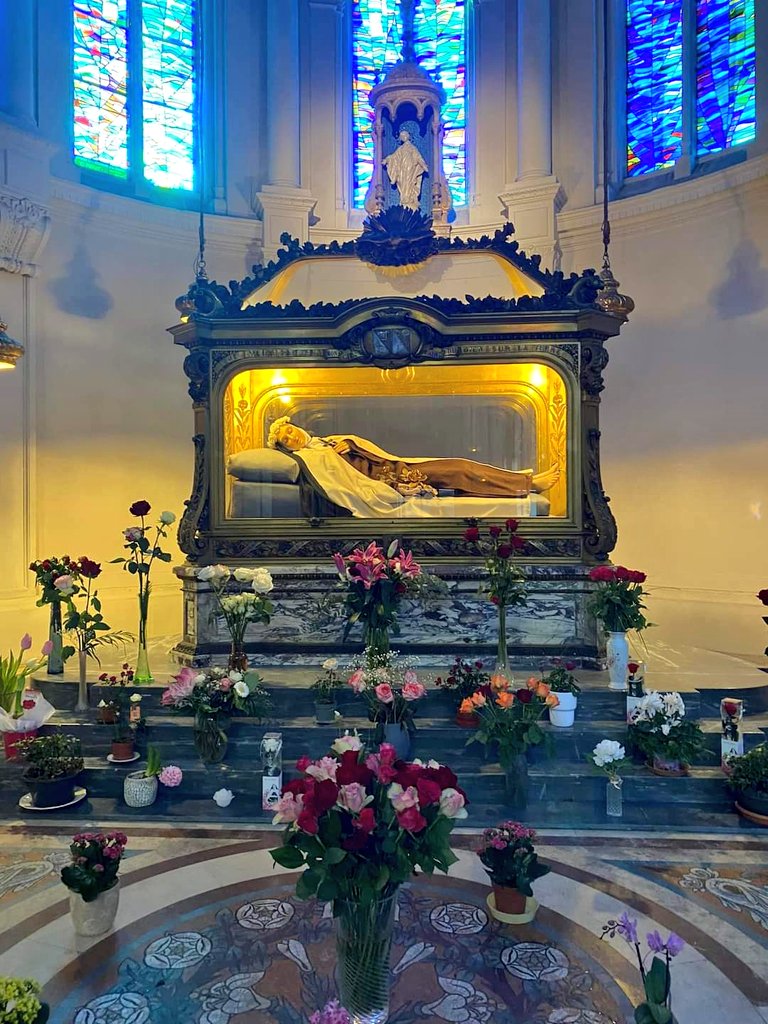 ViriCenturione's tweet photo. 'La vida es un instante entre dos eternidades'.

Santa Teresita de Jesús doctora de la Iglesia con 24 años. https://t.co/d7GiqTIBmG