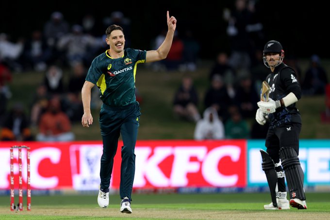 New Zealand lose three in the first two overs!