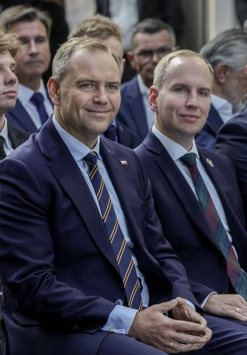 Postępowanie w sprawie fałszerstw podpisów na liście Ruchu Narodowego w wyborach do sejmiku podlaskiego w 2014 r. było kilkakrotnie przedłużane‼️ Ostatnim razem do 30 września 2025 roku😮🤔
Wyjaśniana jest zwłaszcza rola, jaką w związku z fałszerstwami odegrał obecny zastępca