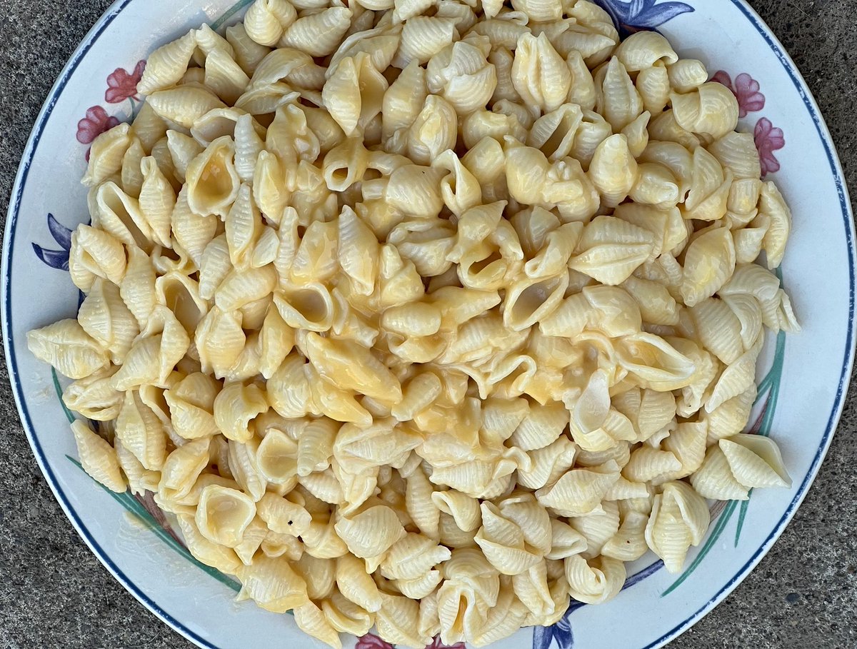 Robotvirgin's tweet image. Annie’s Deluxe Vegan Shells &amp;amp; Vegan Cheddar Style Cheese!

.
. 
.
.
.

#pasta #veganmacandcheese #shells #veganmacaroniandcheese #vegan #veganfood #plantbased #veganism #veganfortheanimals #dairyfree #portlandvegans #govegan #cheeze #vegandinner #vegancheese #pastalover #veganmac