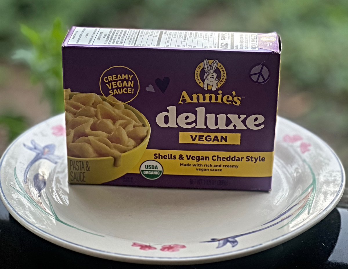 Robotvirgin's tweet image. Annie’s Deluxe Vegan Shells &amp;amp; Vegan Cheddar Style Cheese!

.
. 
.
.
.

#pasta #veganmacandcheese #shells #veganmacaroniandcheese #vegan #veganfood #plantbased #veganism #veganfortheanimals #dairyfree #portlandvegans #govegan #cheeze #vegandinner #vegancheese #pastalover #veganmac