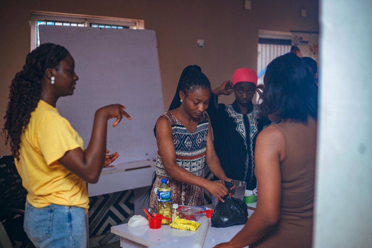 DeafTechF's tweet photo. Hands that create, minds that build ,young women rising with purpose and skill,
Crafting independence to become powerful and become a great encouragement for young girls🥰
#deafheart 
#Abilityindisability
@Tunde_OD 
@UNDP 
@commonwealthsec https://t.co/mZBIEkd20j