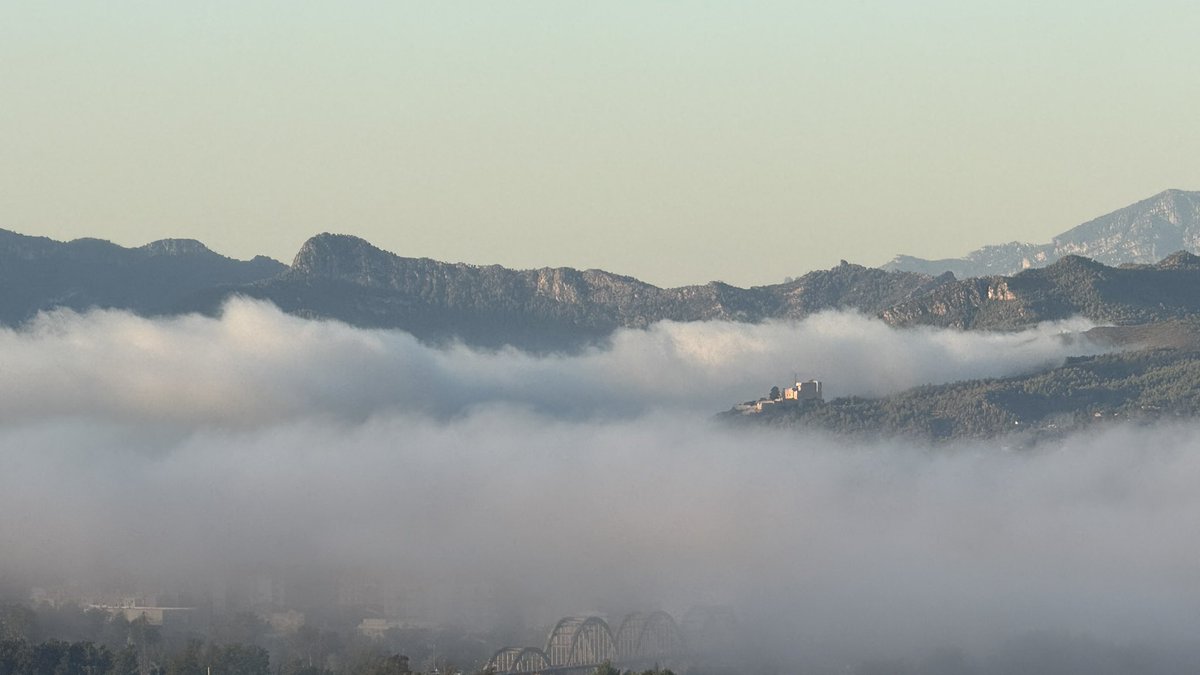 Sortida Sol avui amb vistes al Castell de Miravet 

 <a href="/meteo_garraf/">Gori Masip</a> <a href="/mauri_francesc/">Francesc Mauri</a> <a href="/gemmapuigf/">Gemma Puig Feliu</a> <a href="/SoniaPapell/">Sònia Papell Caimons</a> <a href="/SergiLoras/">Sergi Loras Gironès</a> #tufotonatgeo <a href="/jjanue/">Jofre Janué @jjanue.bsky.social</a> <a href="/alcantara_alb/">Alberto Alcántara</a>  <a href="/eloicordomi/">Eloi Cordomí Montoya</a>  <a href="/NatGeoEsp/">National Geographic España</a> <a href="/NatGeoPhotos/">Nat Geo Photography</a> @eltempsTV3 #eltemps3cat <a href="/nestor_meteo/">Néstor Gómez</a> <a href="/XFreixes/">Xavi Freixes</a> <a href="/som3cat/">3Cat</a> <a href="/elnacionalcat/">ElNacional.cat</a> <a href="/miravet/">Miravet Turisme</a>