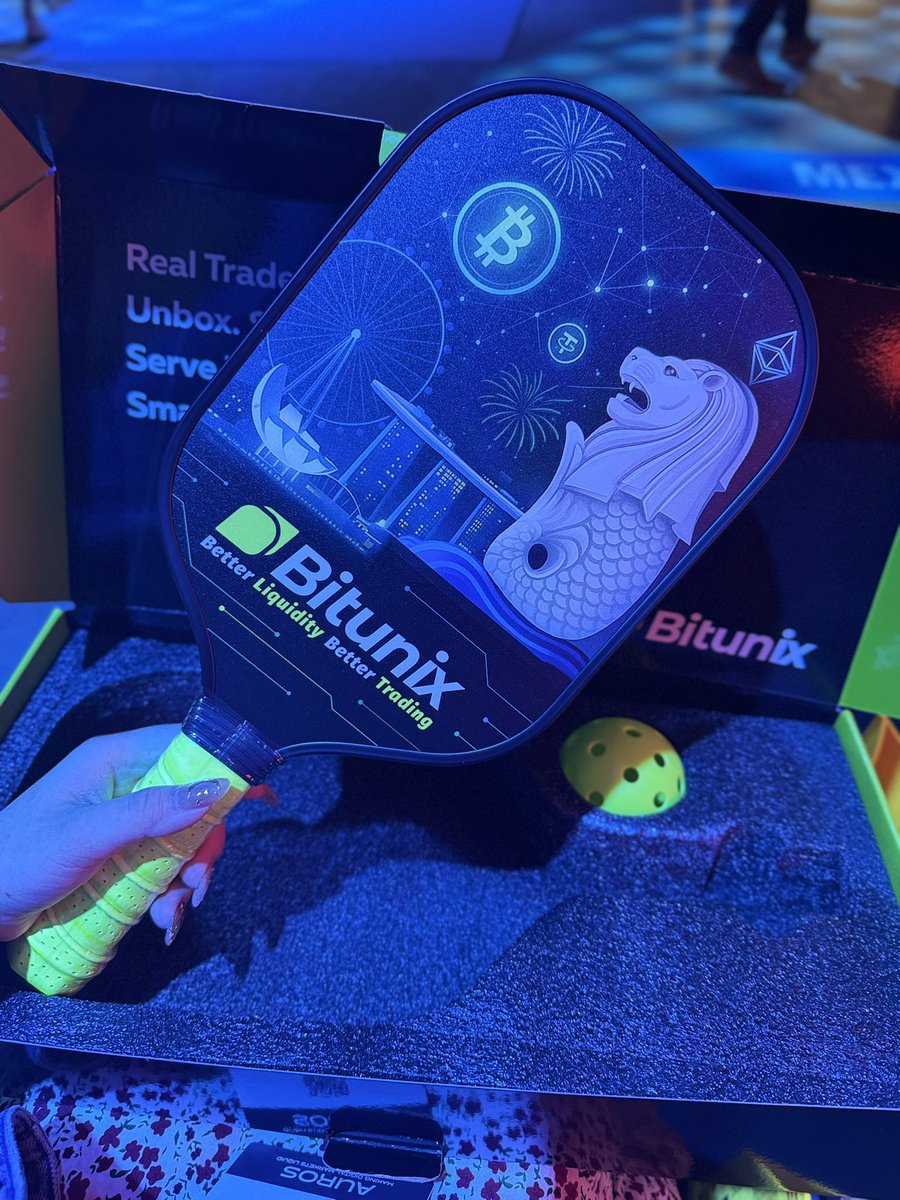 onchainita's tweet image. #Bitunix armed me with a really nice pickleball racket. So who’s ready to rally in Singapore? 

#TOKEN2049Singapore