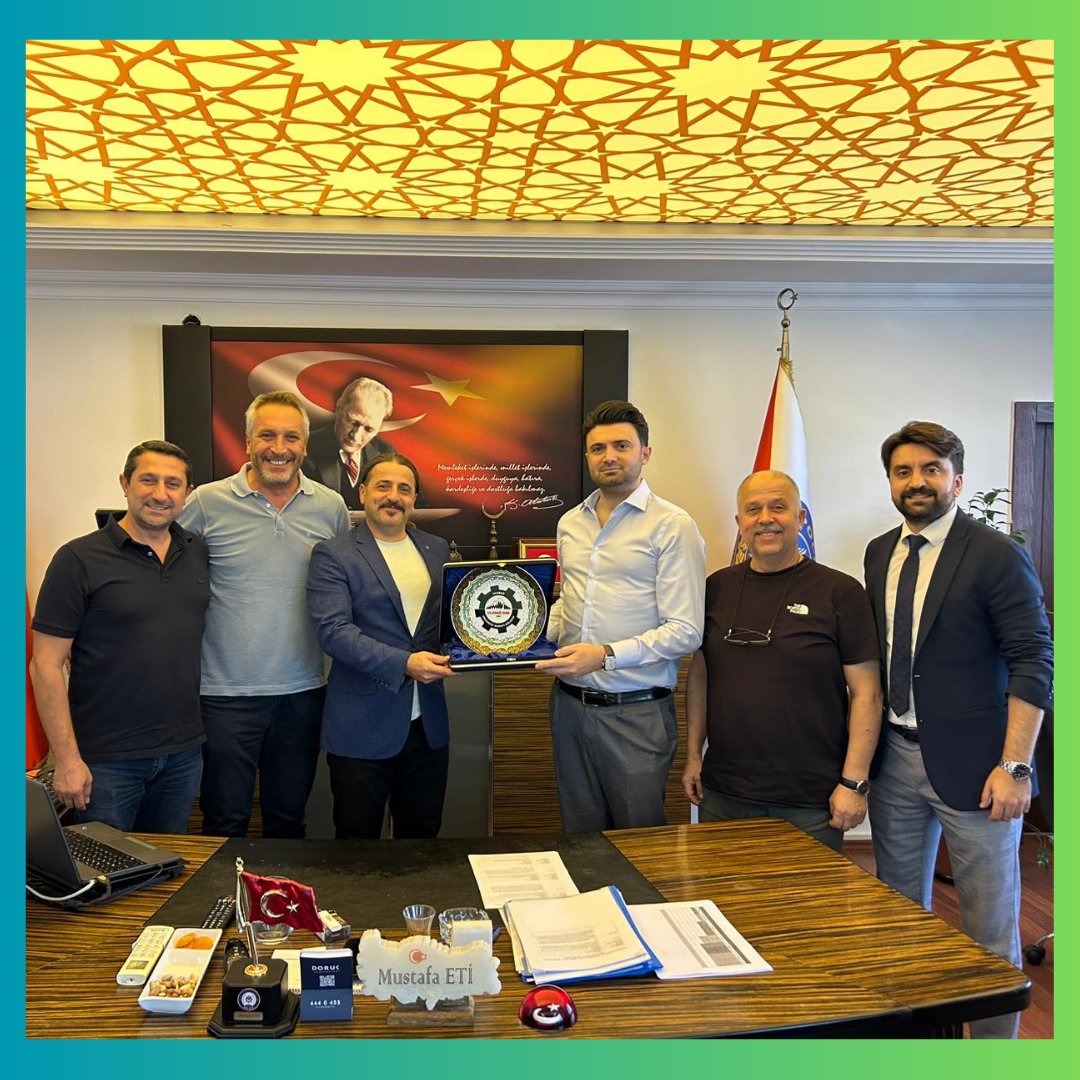 Uludağ OSB Yönetim Kurulu Başkanımız Enes Çelik ve Müteşebbis Heyetimiz, görevine yeni başlayan Kestel Emniyet Müdürü Sayın Mustafa Eti'ye hayırlı olsun ziyaretinde bulundu
Bölgemizin güvenliği ve huzuru için öneme sahip yeni görevlerinde kendilerine başarı dileklerimizi ilettik