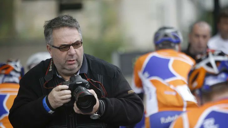We often fail to sing the praises of the heroes behind the scenes in sport. Photographers, mechanics, chefs.

Cor Vos was one of the greatests among them, with an incredible legacy and decades of experience that could truly be considered an oeuvre. He is an incomprehensible loss