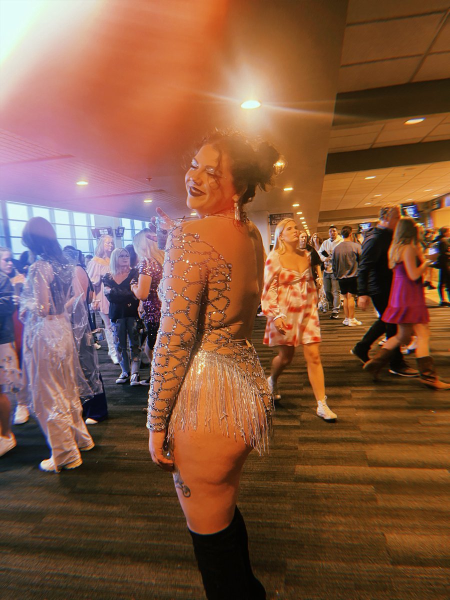artemisriot's tweet photo. thinking of my eras tour fit…. giving showgirl. i was an accidental easter egg https://t.co/zTnbgQatzx
